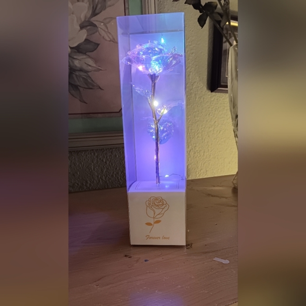 Forever Love Luminous Colorful Rose Gold (White)New, 3 light settings, original